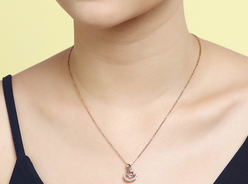 Mặt dây chuyền hình thiên nga hồng xinh xắn